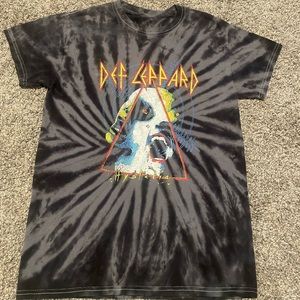 Def Leppard band tshirt